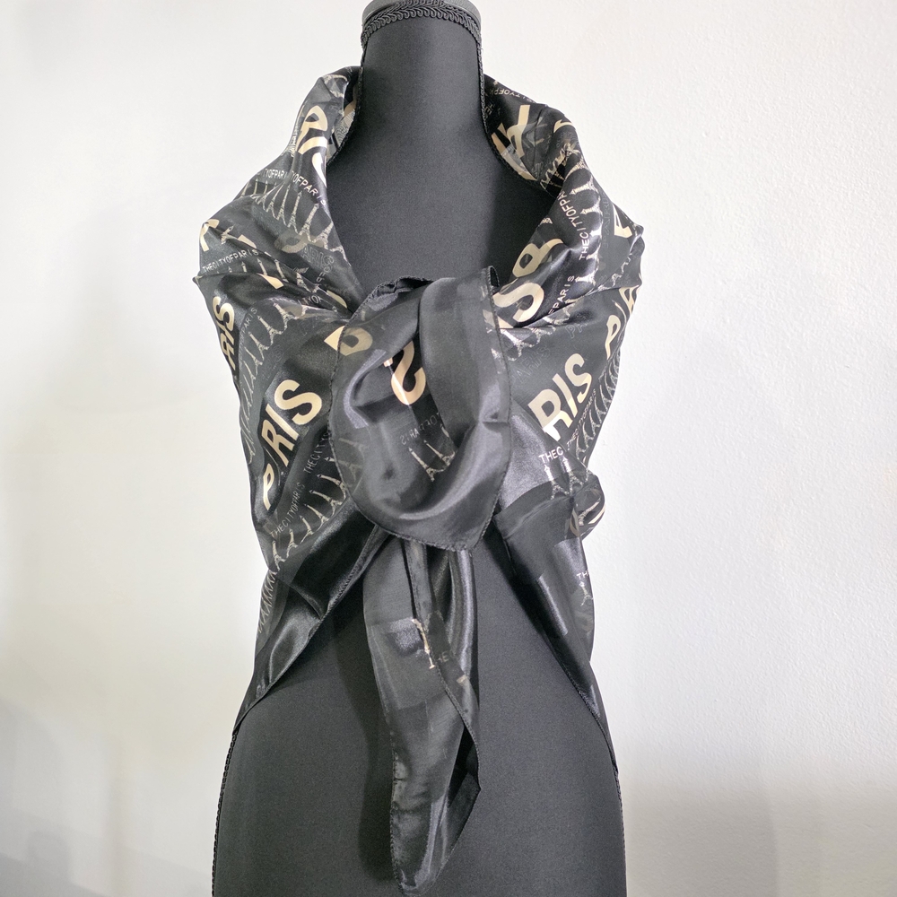 NWOT The City of Paris  Polyester Scarf